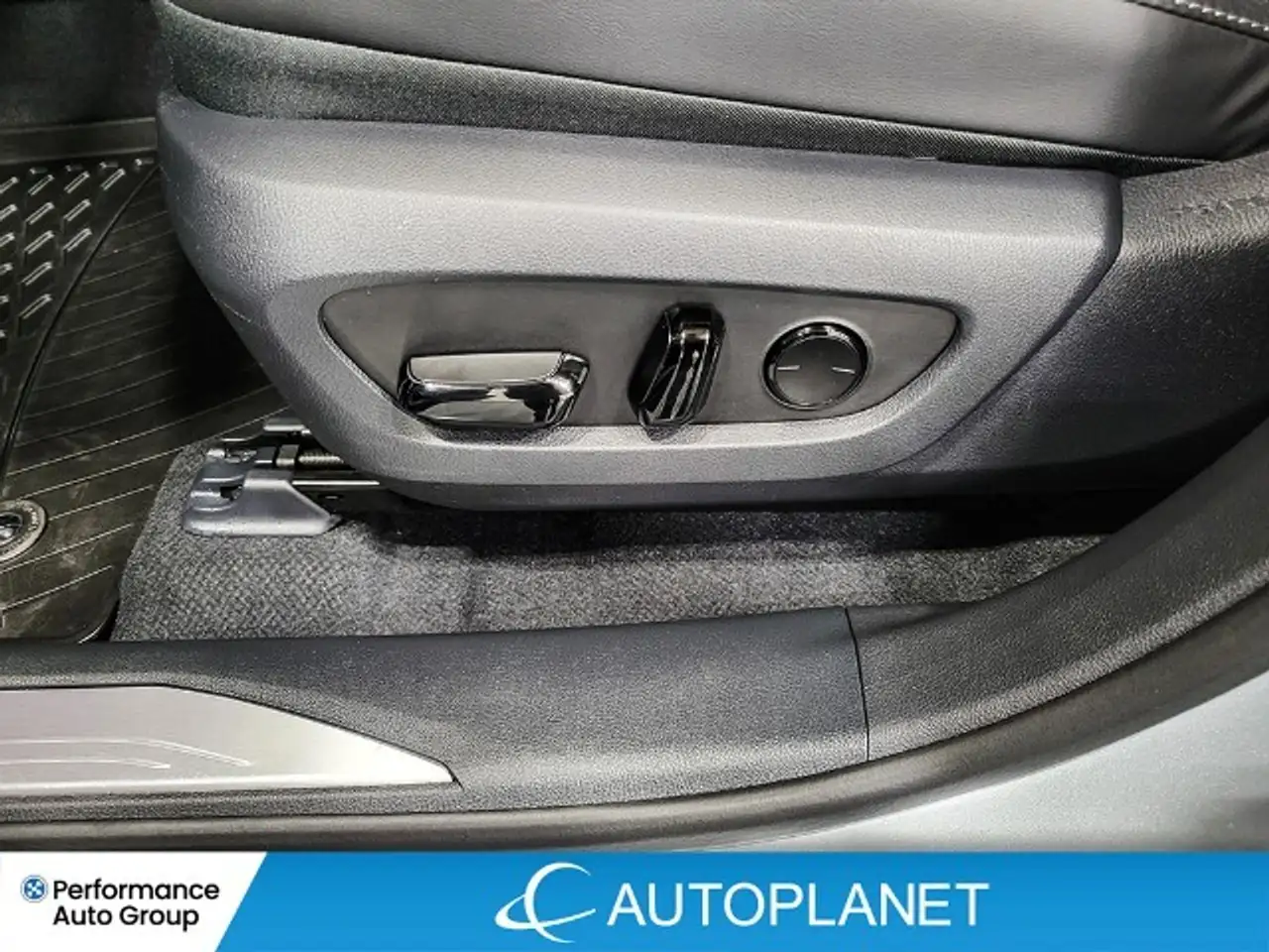 Lexus RX - Image 18