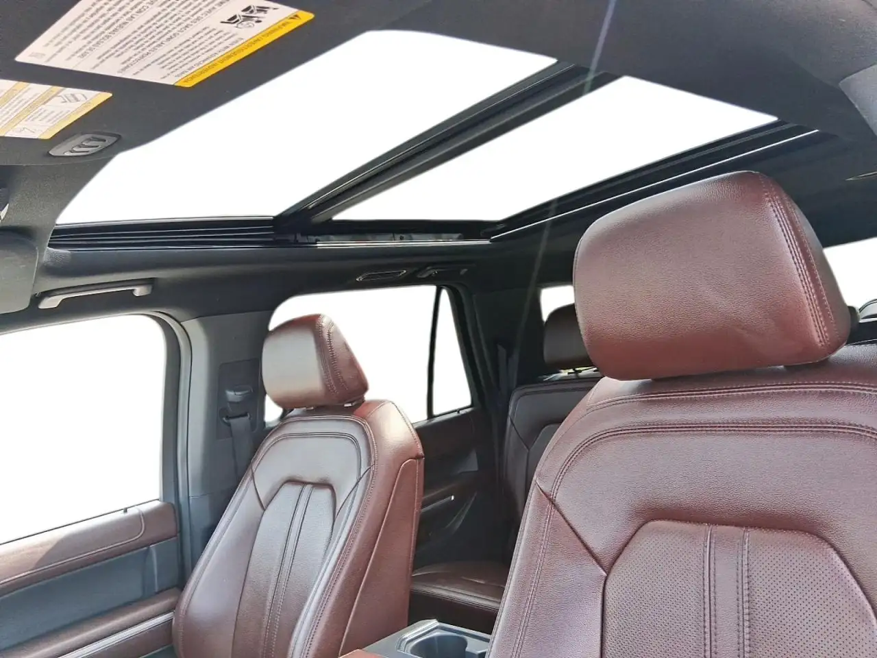 Ford Expedition - Image 18