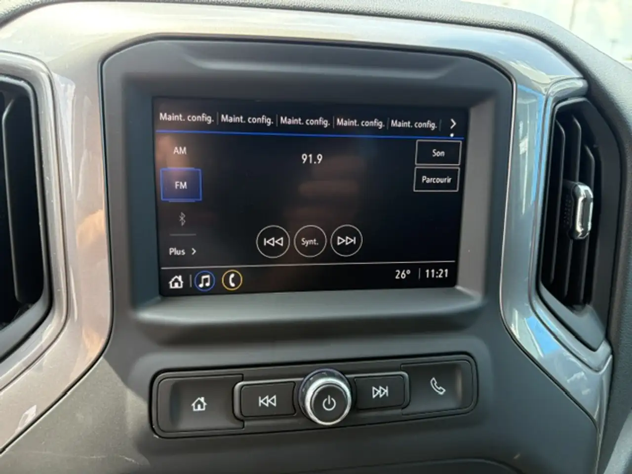 Chevrolet Silverado 1500 - Image 10