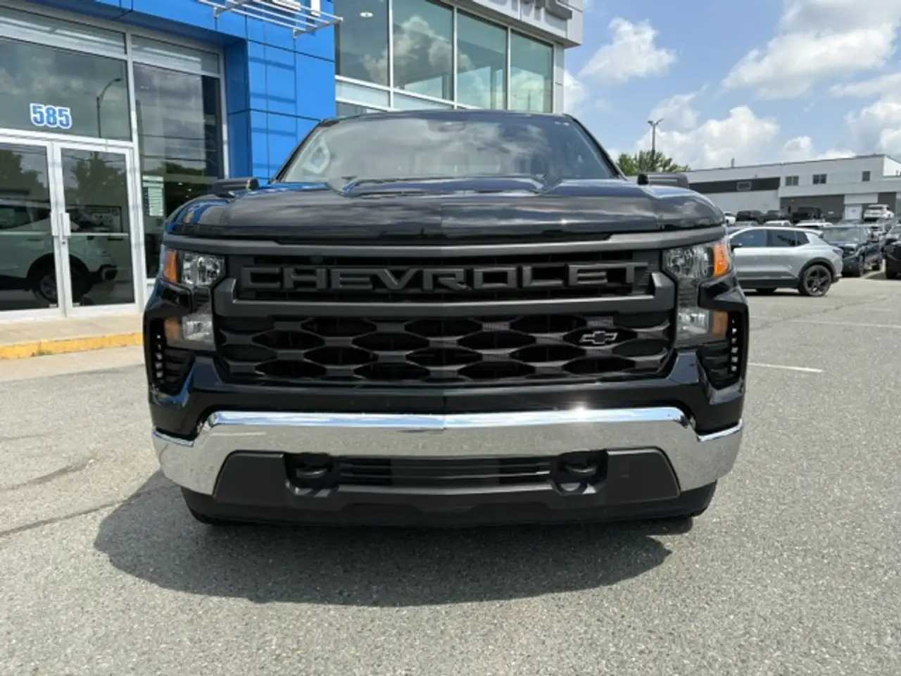 Chevrolet Silverado 1500 - Image 22