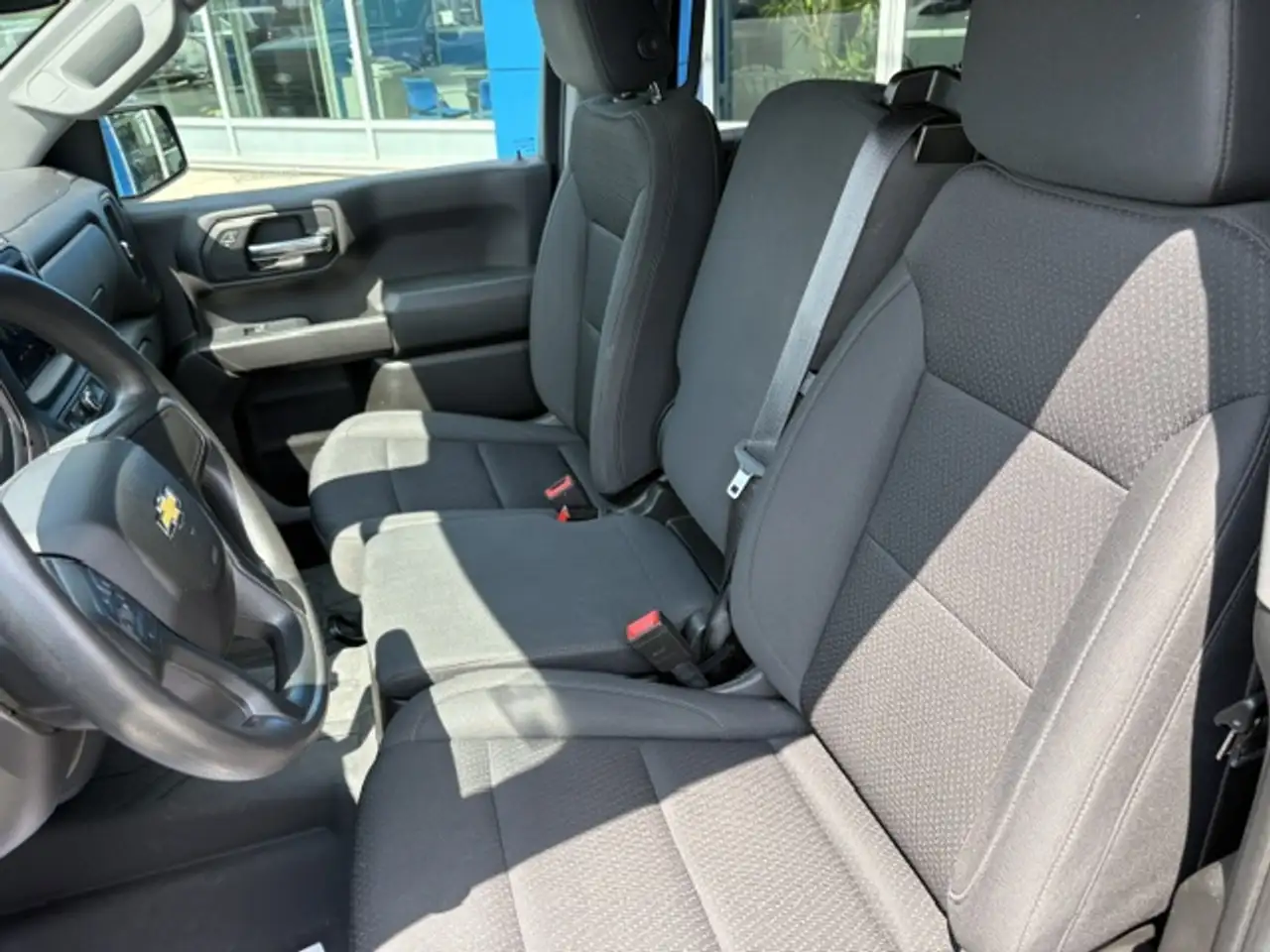 Chevrolet Silverado 1500 - Image 17