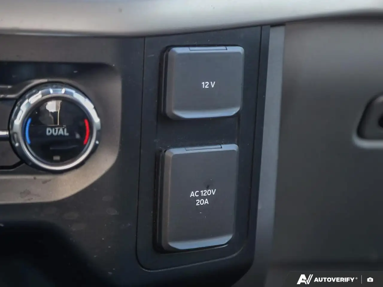 Ford F-150 - Image 25
