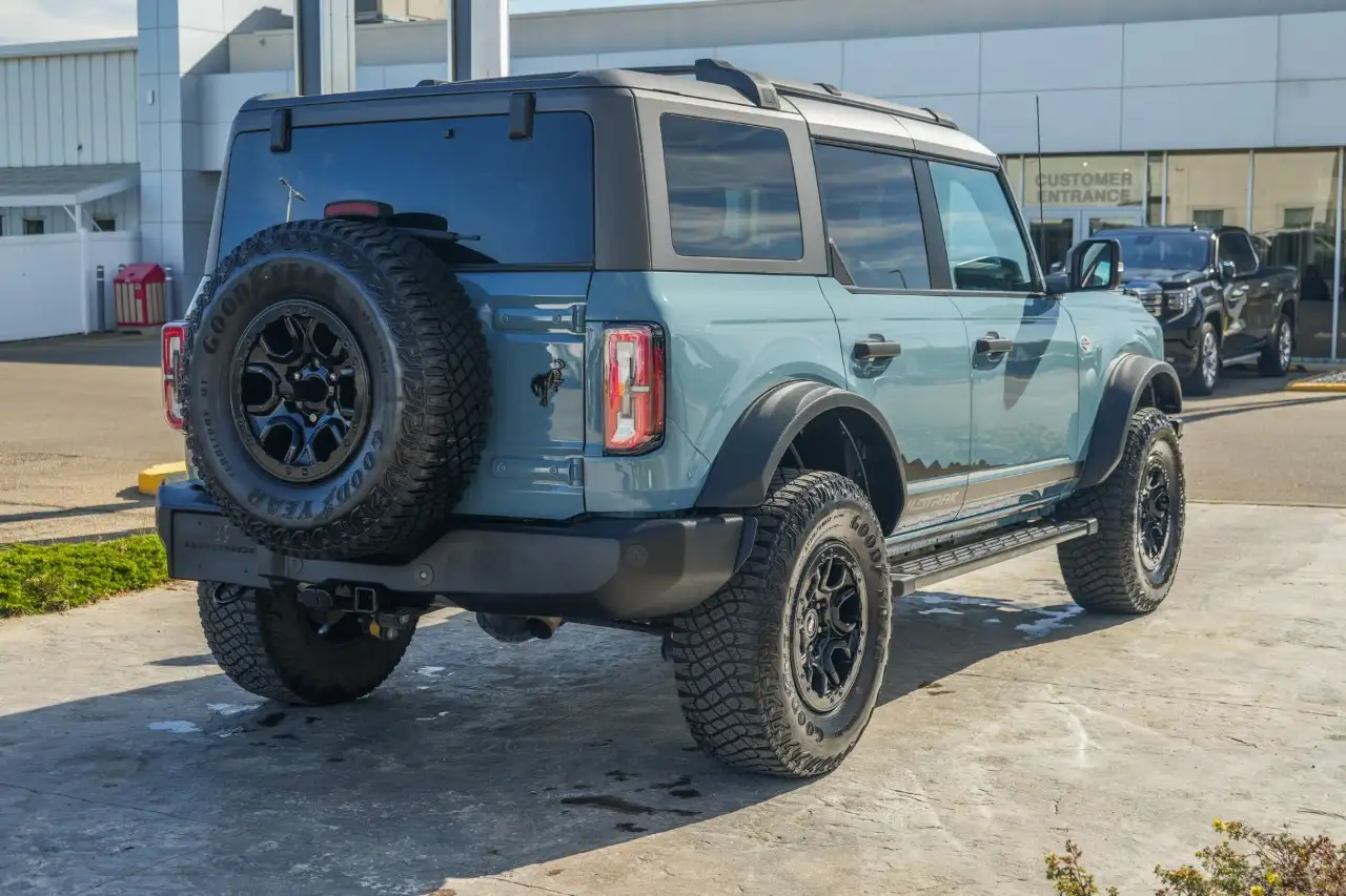 Ford Bronco - Image 2