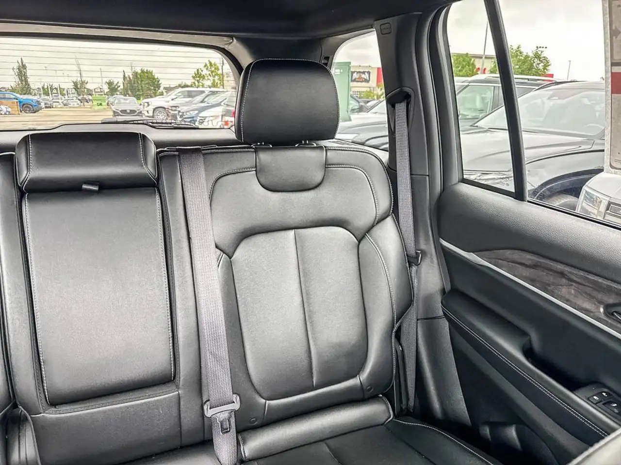 Jeep Grand Cherokee - Image 17
