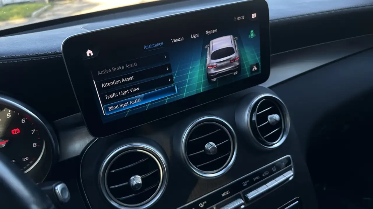 Mercedes-Benz GLC - Image 18