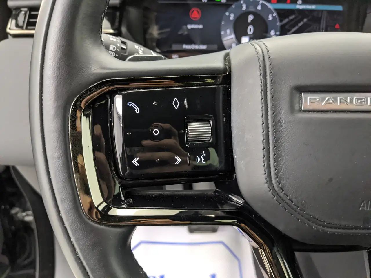 Land Rover Range Rover Velar - Image 20