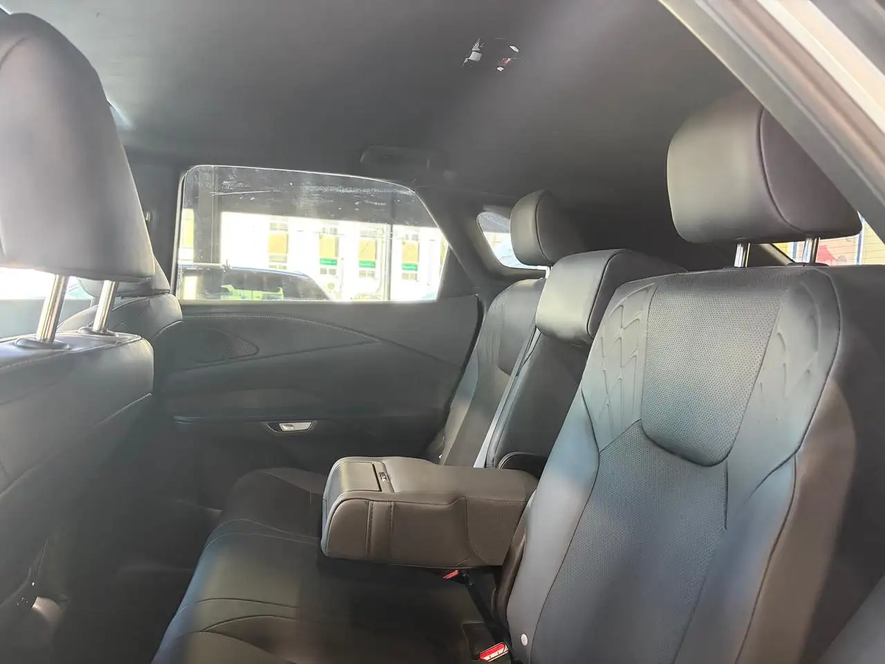 Lexus RX 350 - Image 16