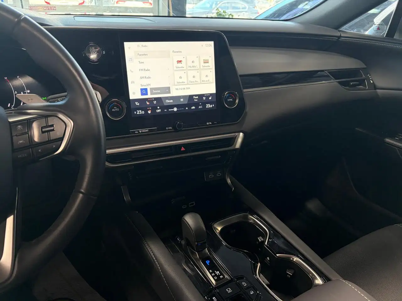 Lexus RX 350 - Image 28