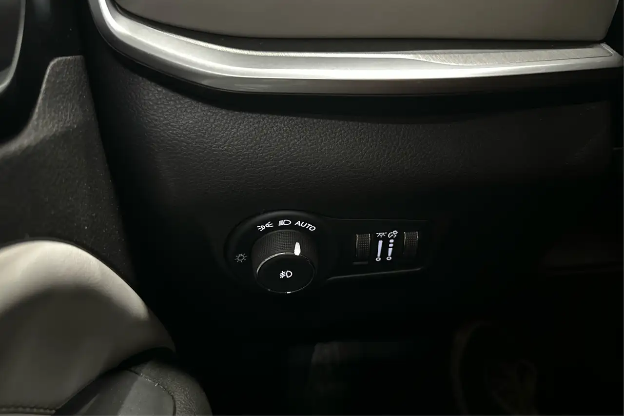 Jeep Compass - Image 18