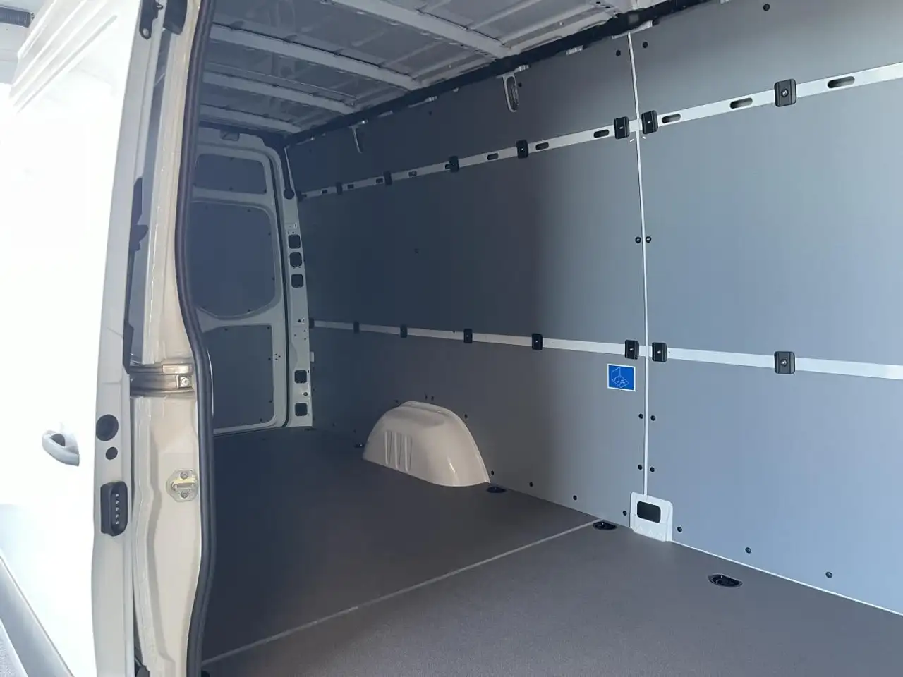 Mercedes-Benz Sprinter - Image 2