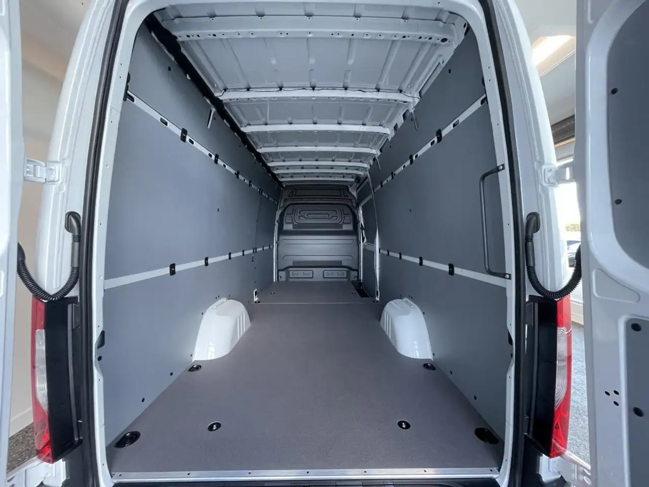 Mercedes-Benz Sprinter - Image 6