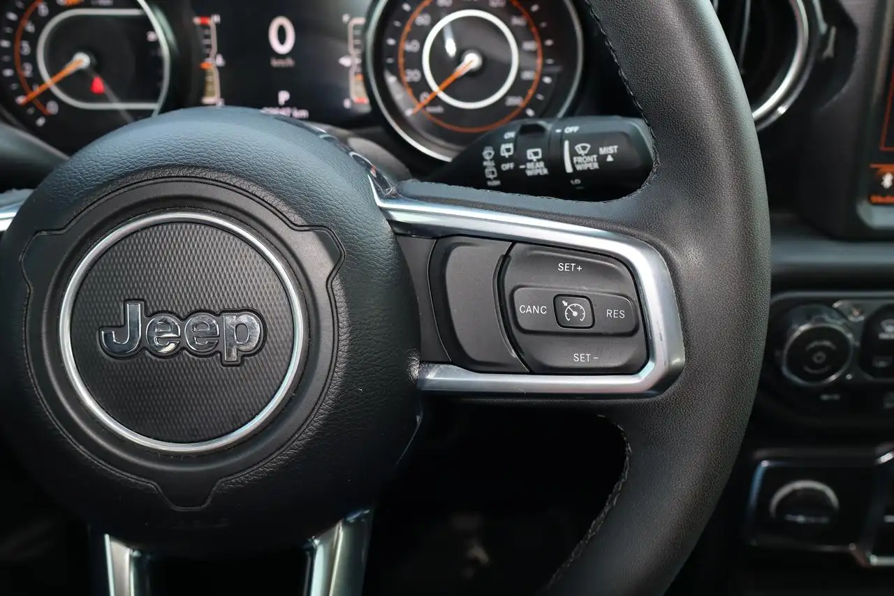 Jeep Wrangler - Image 13