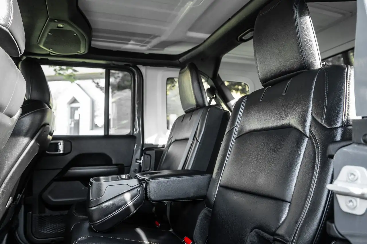 Jeep Wrangler - Image 29