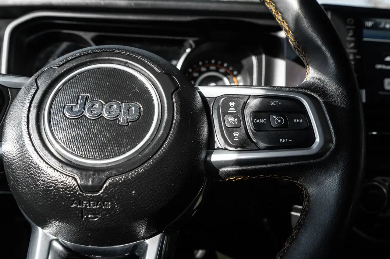 Jeep Wrangler - Image 13