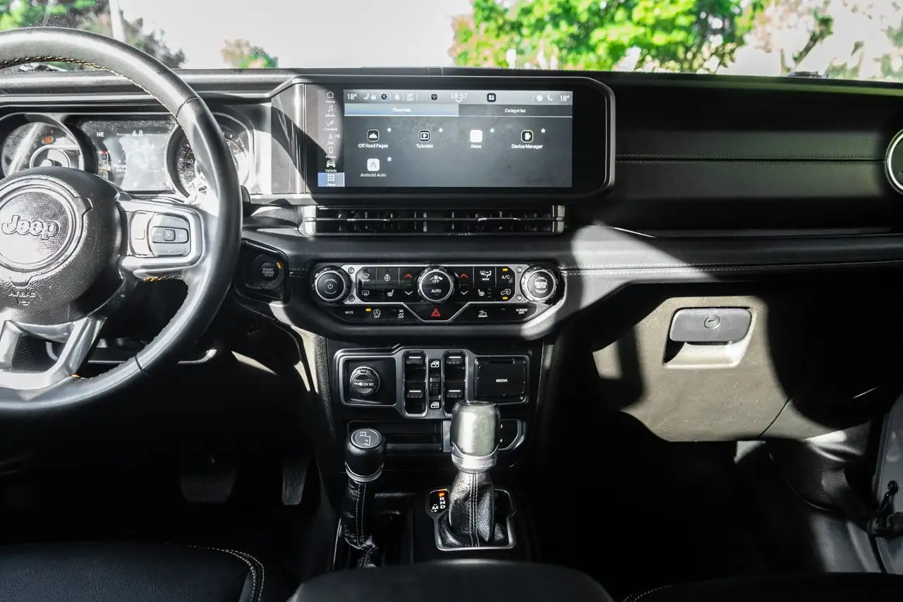 Jeep Wrangler - Image 9