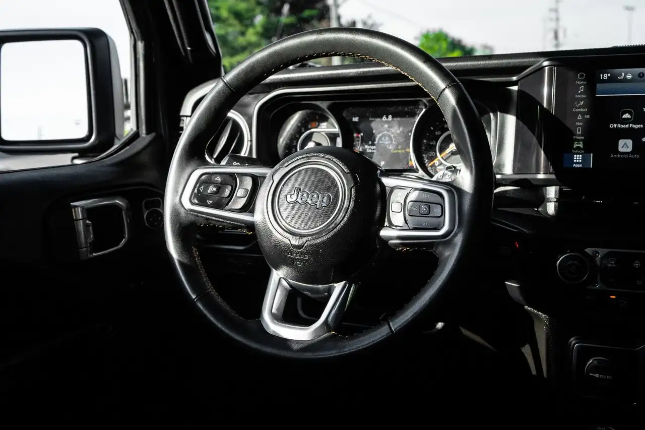 Jeep Wrangler - Image 11
