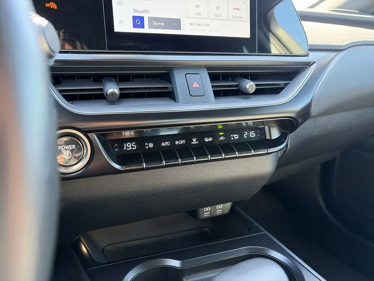 Lexus UX 250h - Image 26