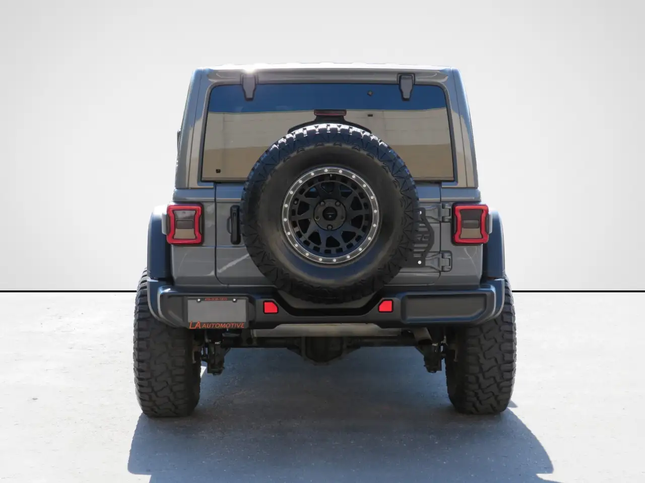 Jeep Wrangler - Image 11