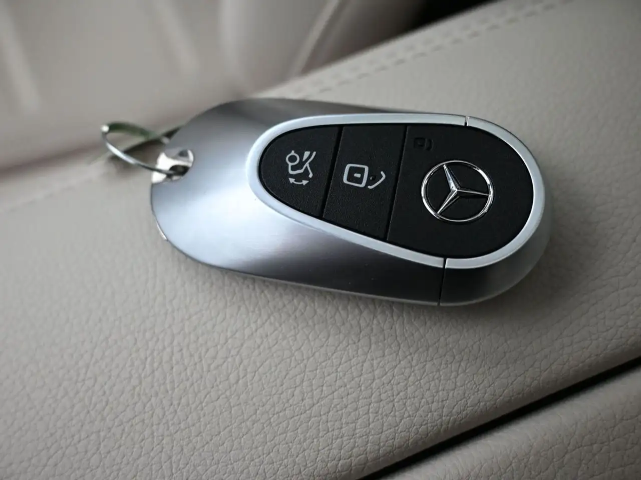 Mercedes-Benz C-Class - Image 5