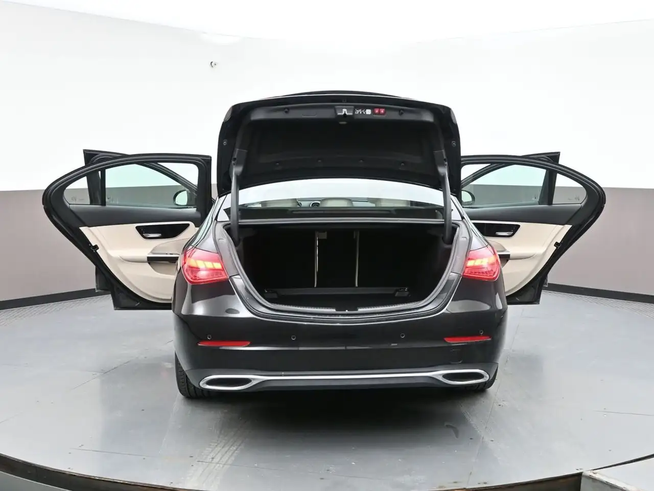 Mercedes-Benz C-Class - Image 45