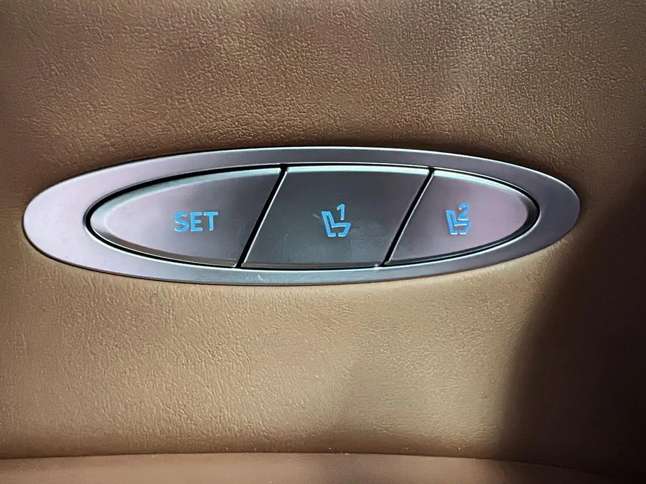 Genesis GV70 - Image 40