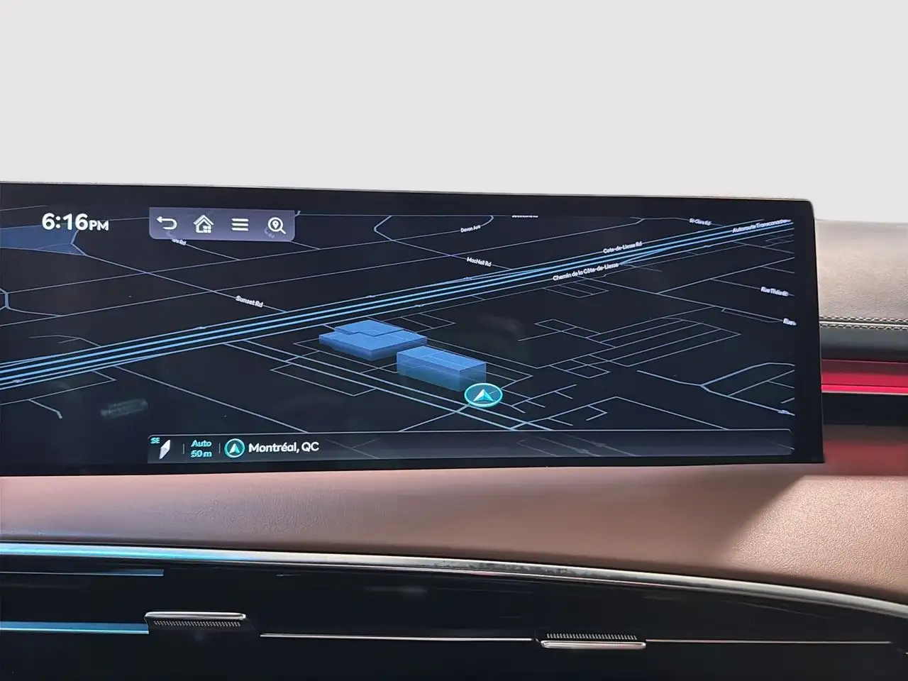 Genesis GV70 - Image 28