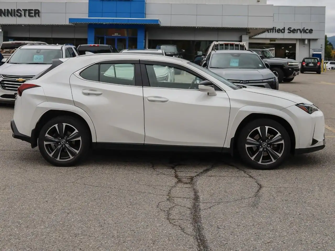 Lexus UX 300h - Image 4