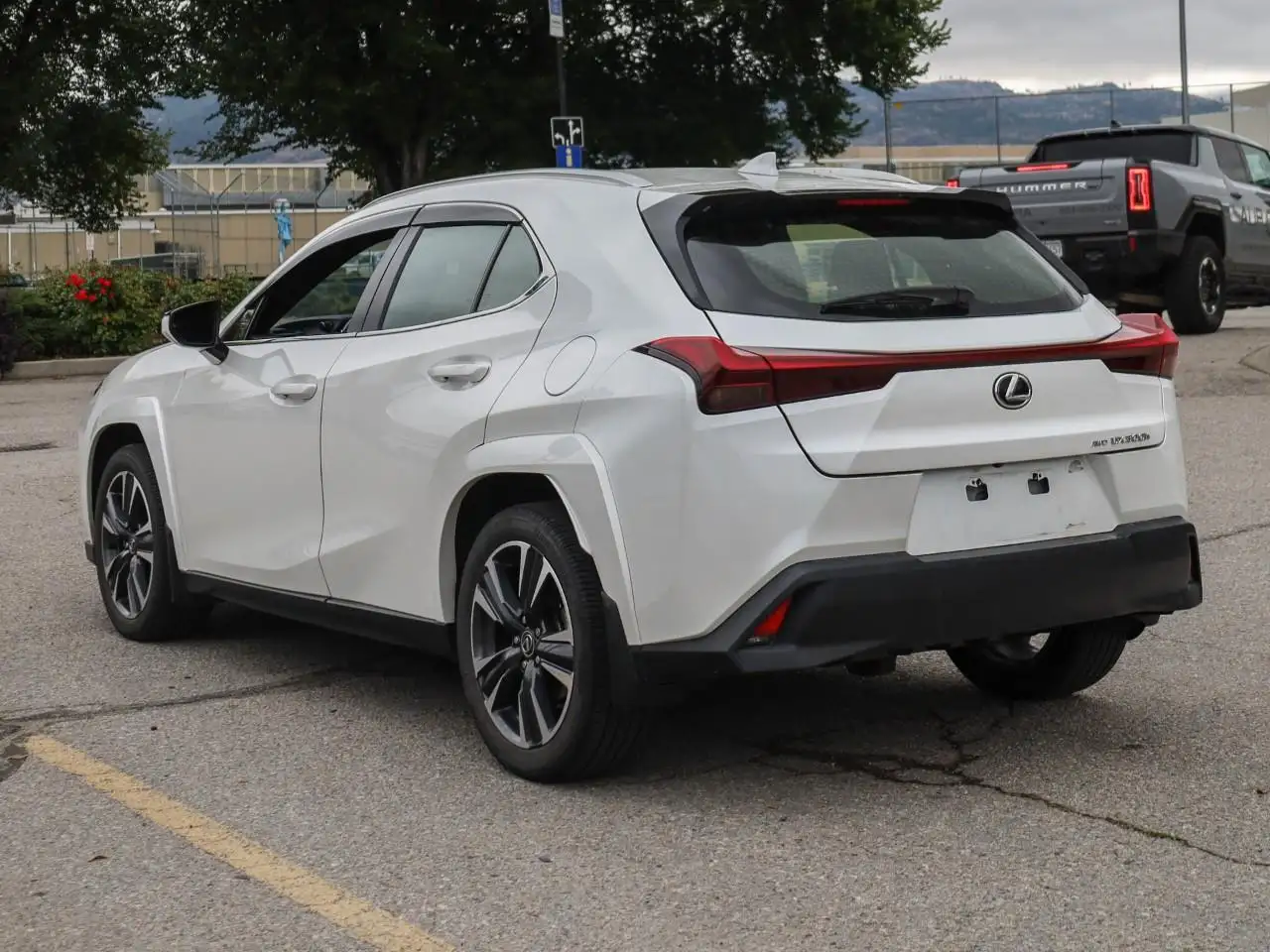Lexus UX 300h - Image 7