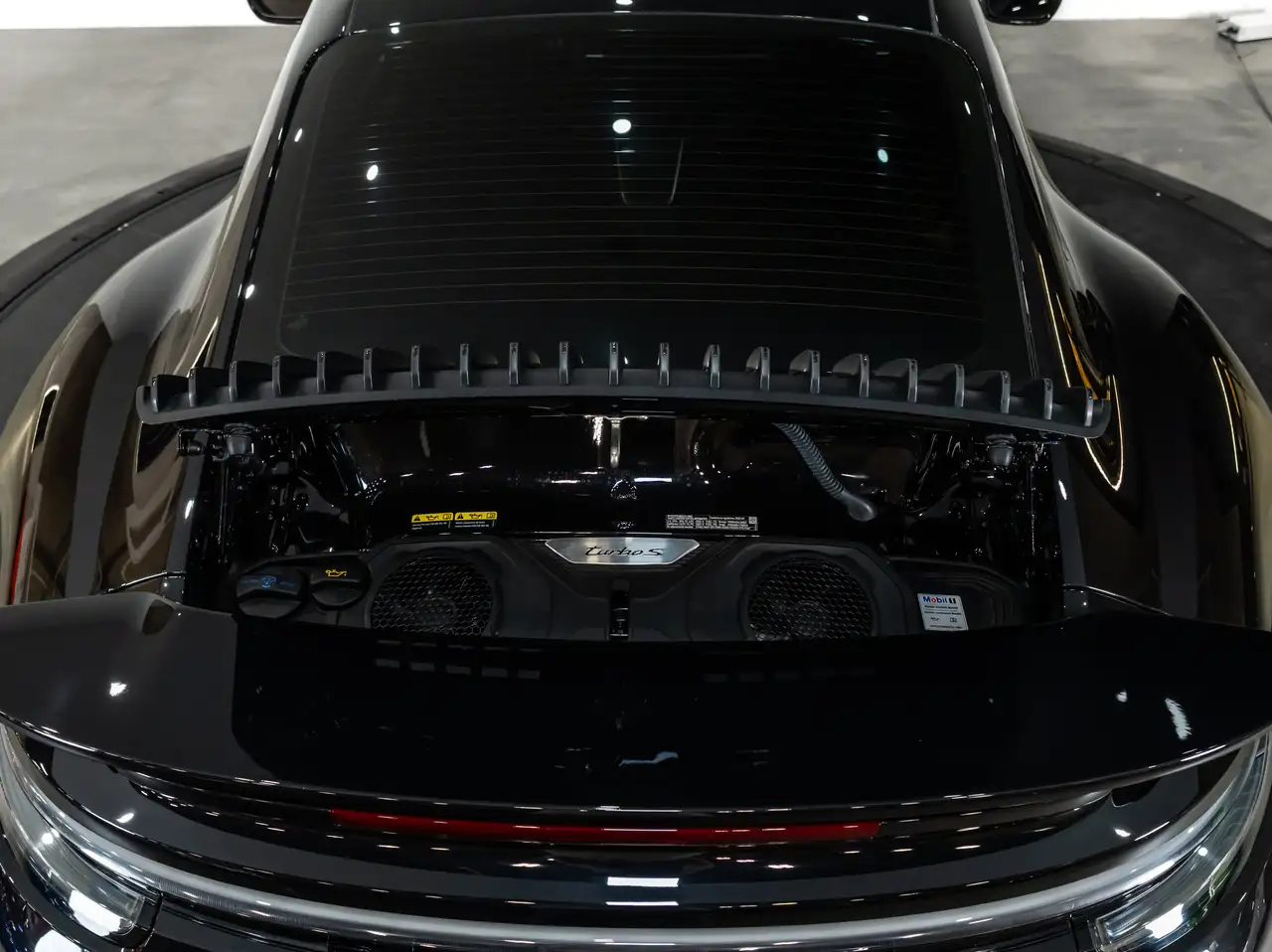 Porsche 911 - Image 19