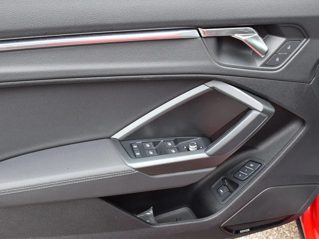 Audi Q3 - Image 11