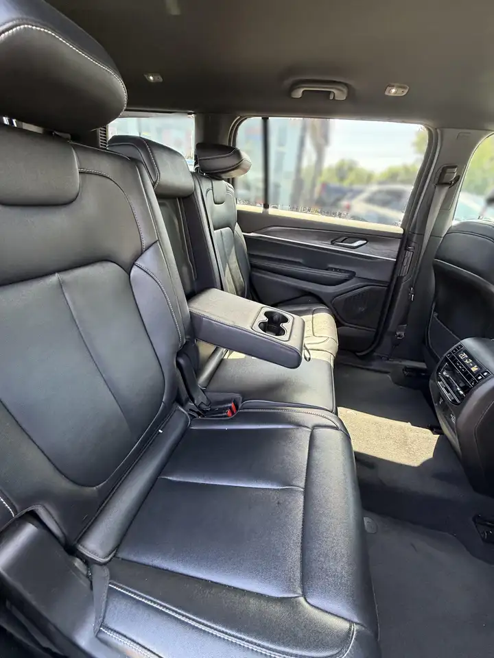 Jeep Grand Cherokee - Image 41