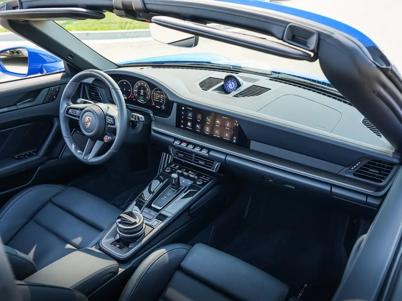 Porsche 911 - Image 24