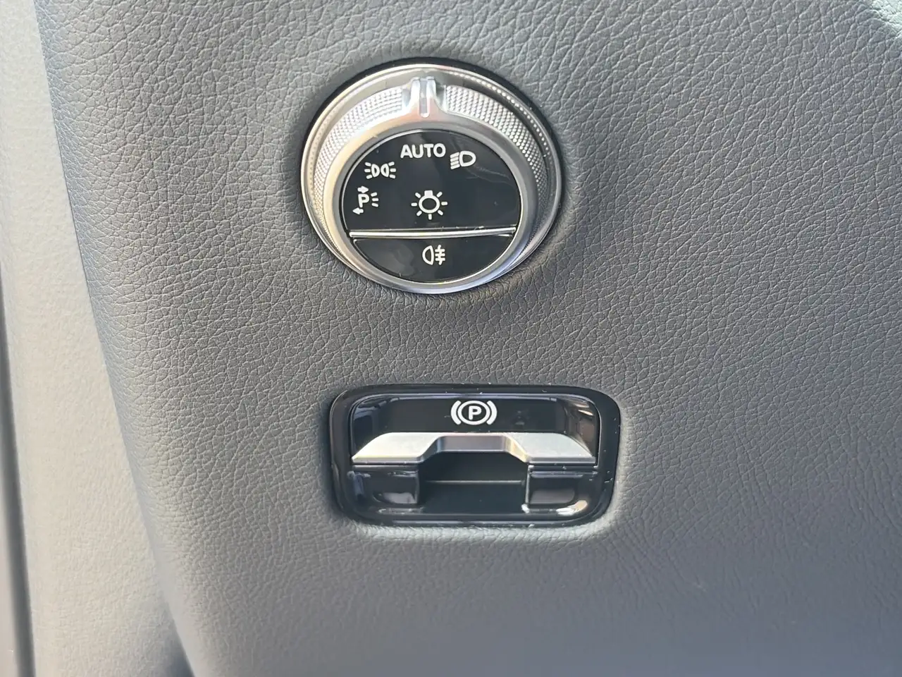 Mercedes-Benz GLC - Image 17
