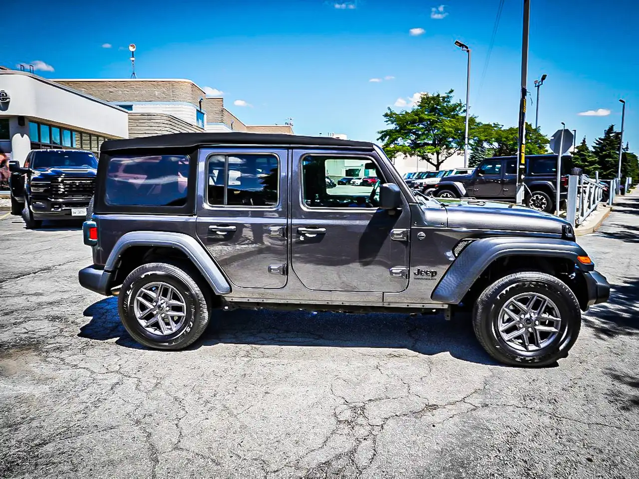 Jeep Wrangler - Image 9