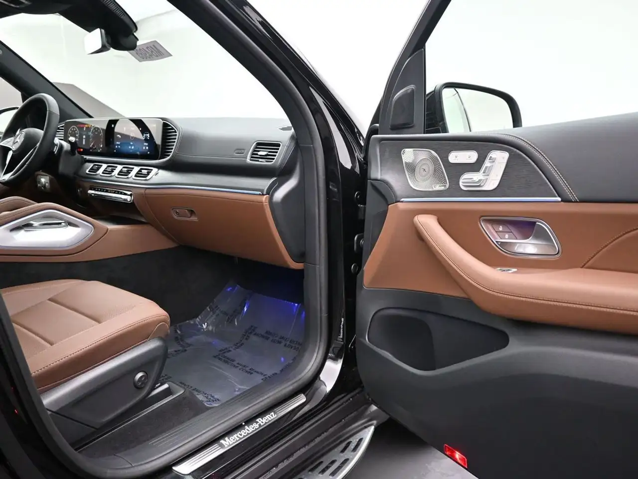 Mercedes-Benz GLE - Image 26