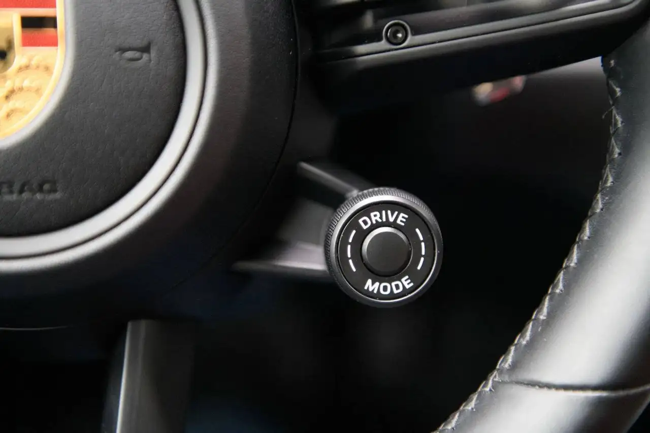 Porsche Macan - Image 11