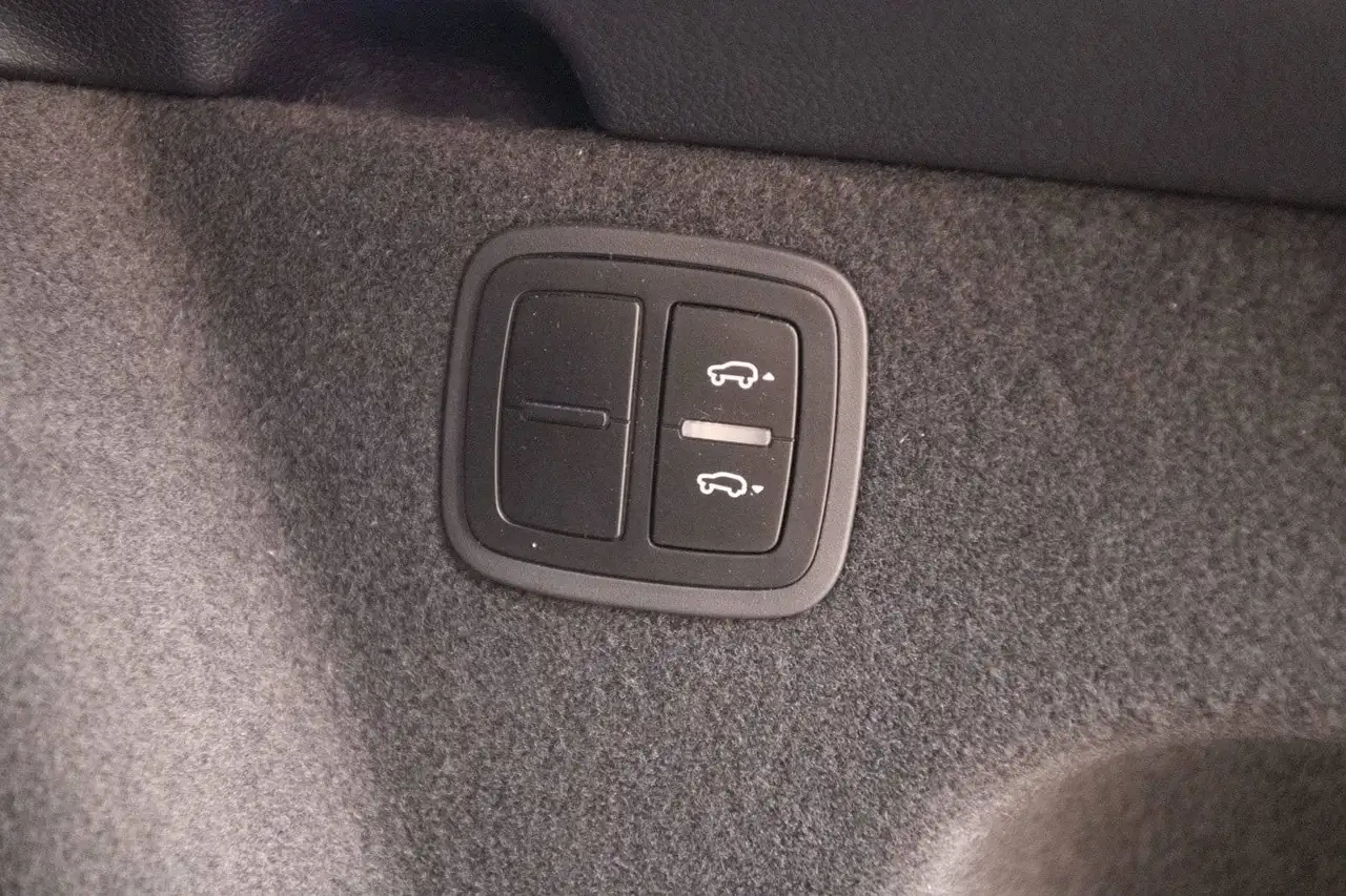 Porsche Macan - Image 15