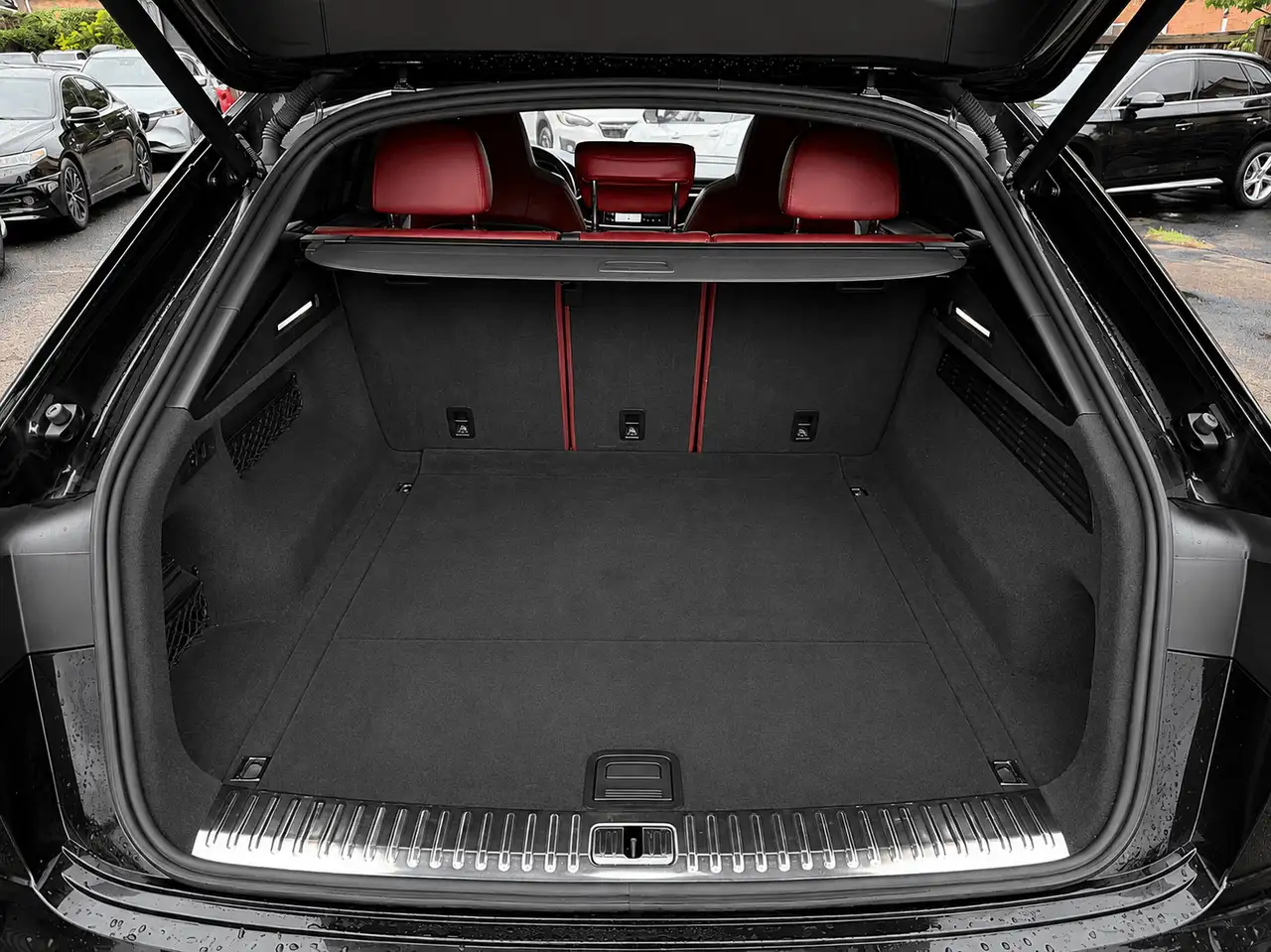 Audi SQ8 - Image 8
