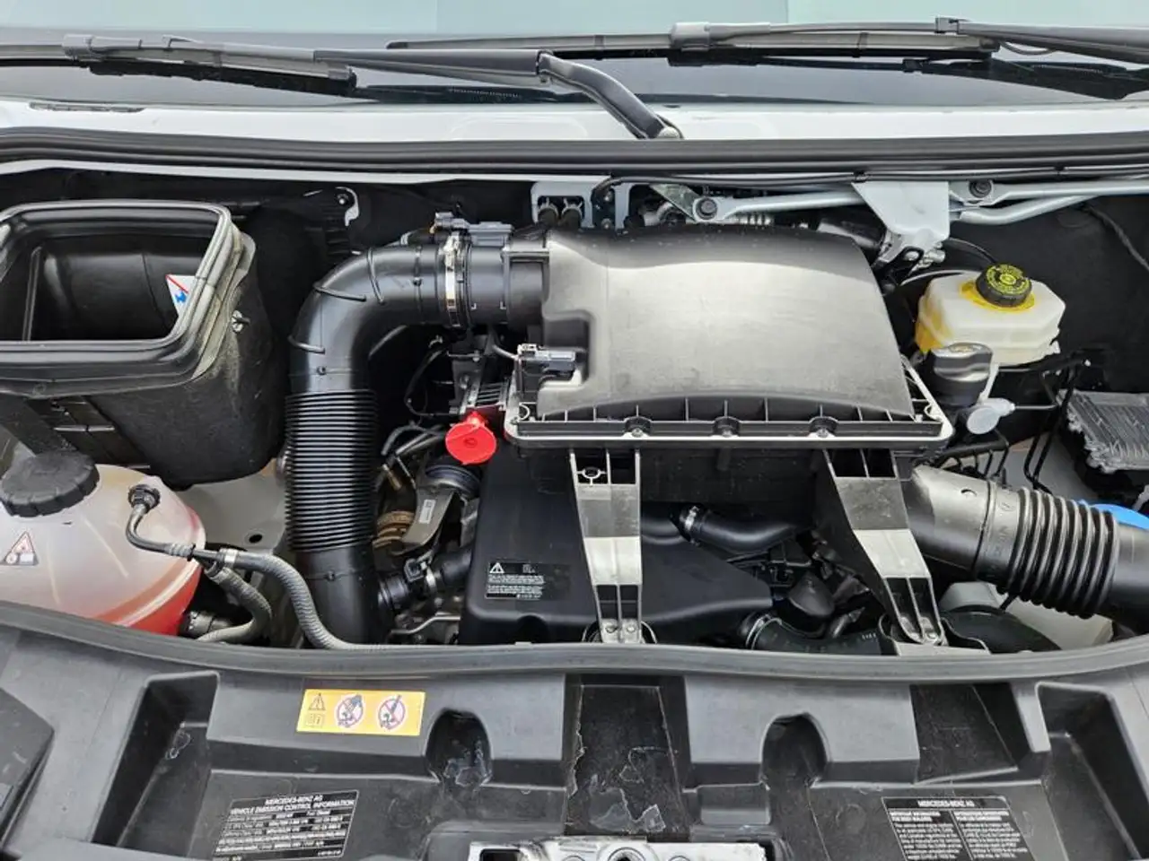 Mercedes-Benz Sprinter - Image 12