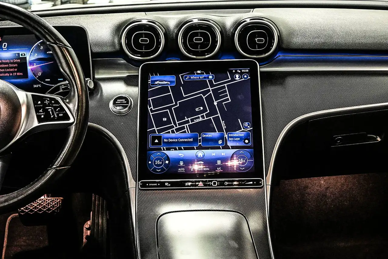 Mercedes-Benz C-Class - Image 15