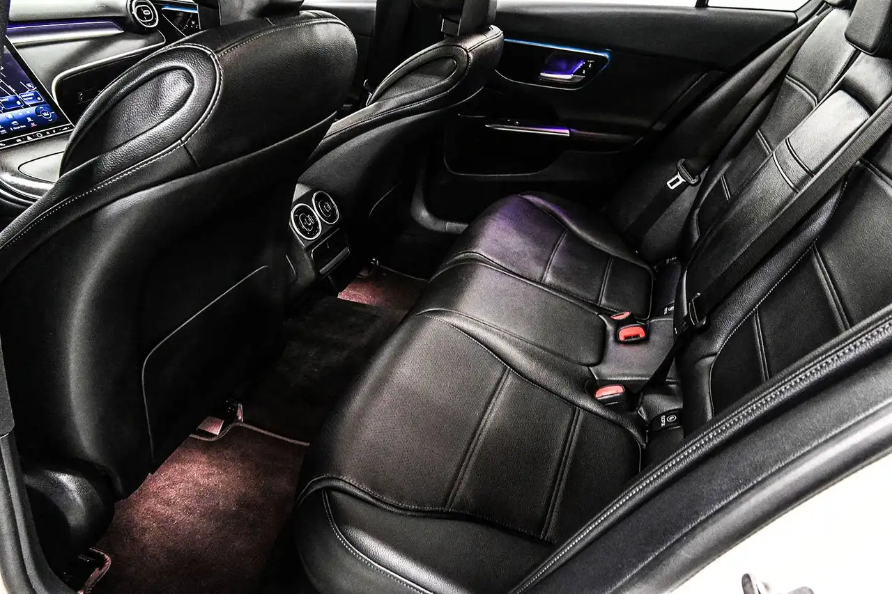 Mercedes-Benz C-Class - Image 10