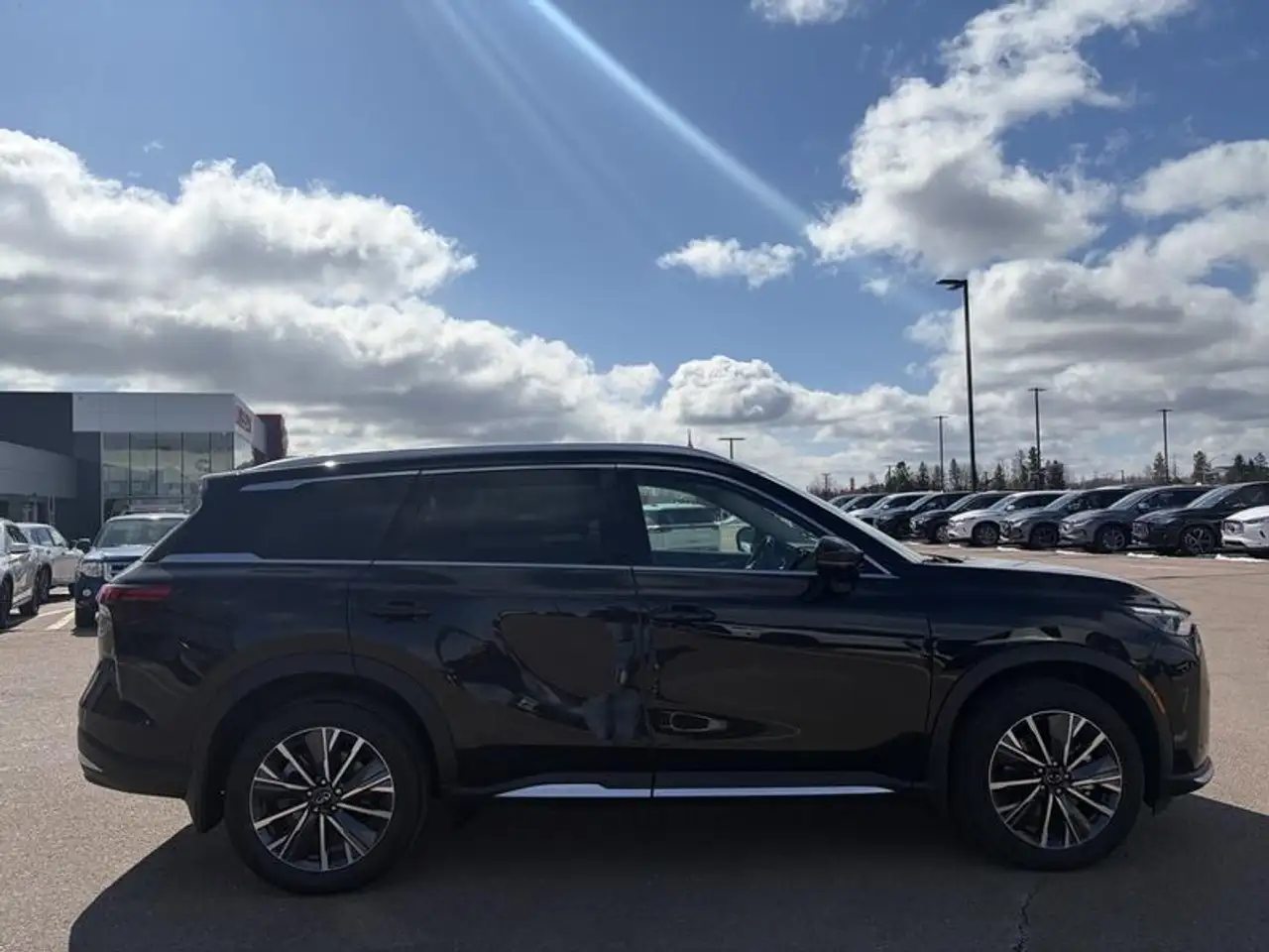 Infiniti QX60 - Image 3