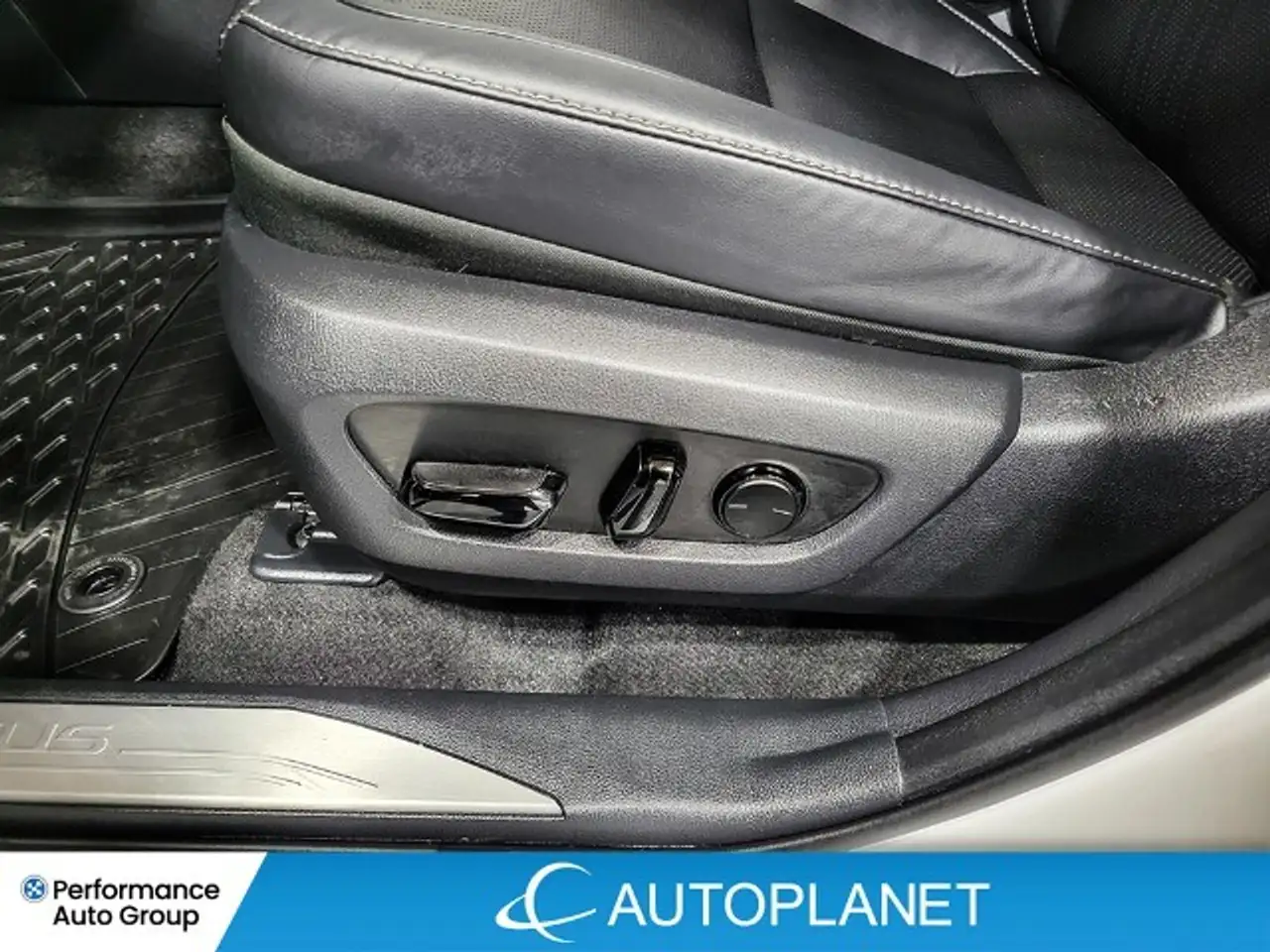 Lexus NX - Image 37