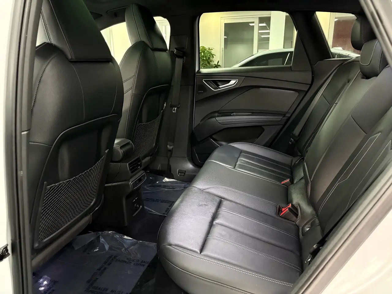Audi Q4 e-tron - Image 14