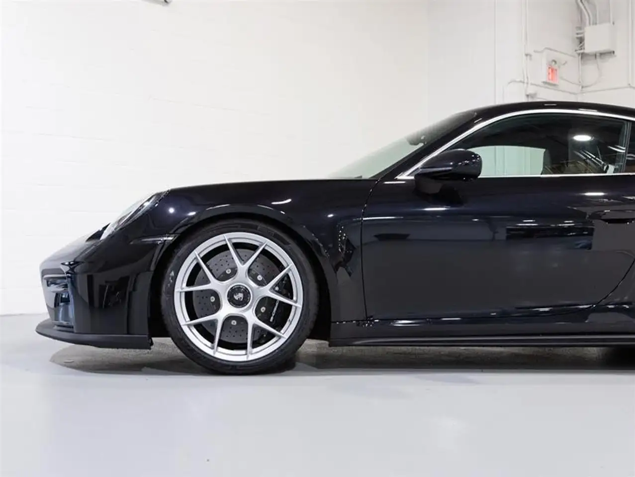 Porsche 911 - Image 6