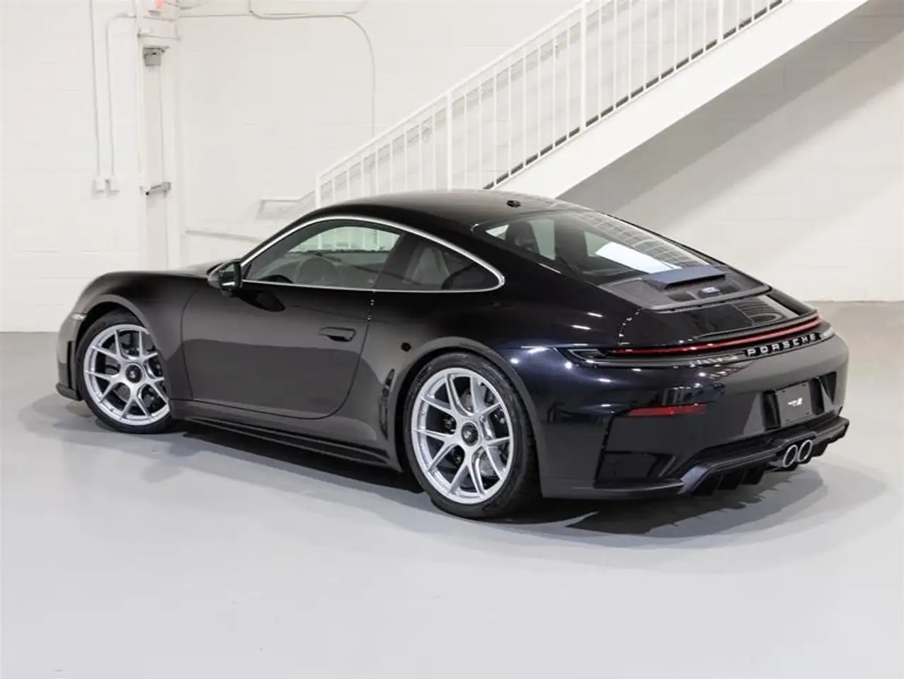 Porsche 911 - Image 4