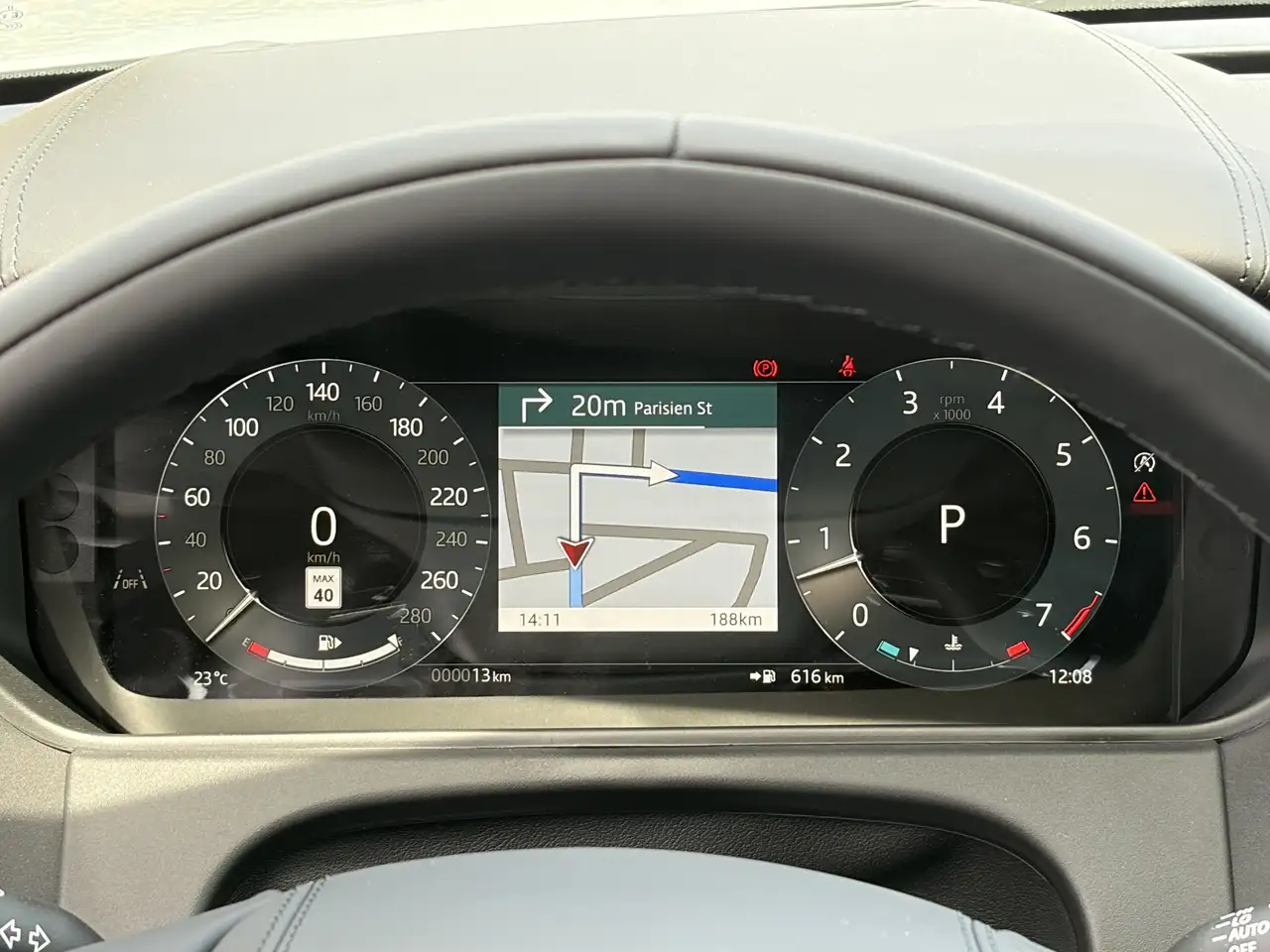 Land Rover Range Rover Velar - Image 14