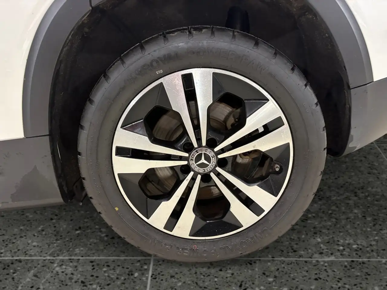 Mercedes-Benz GLB - Image 9