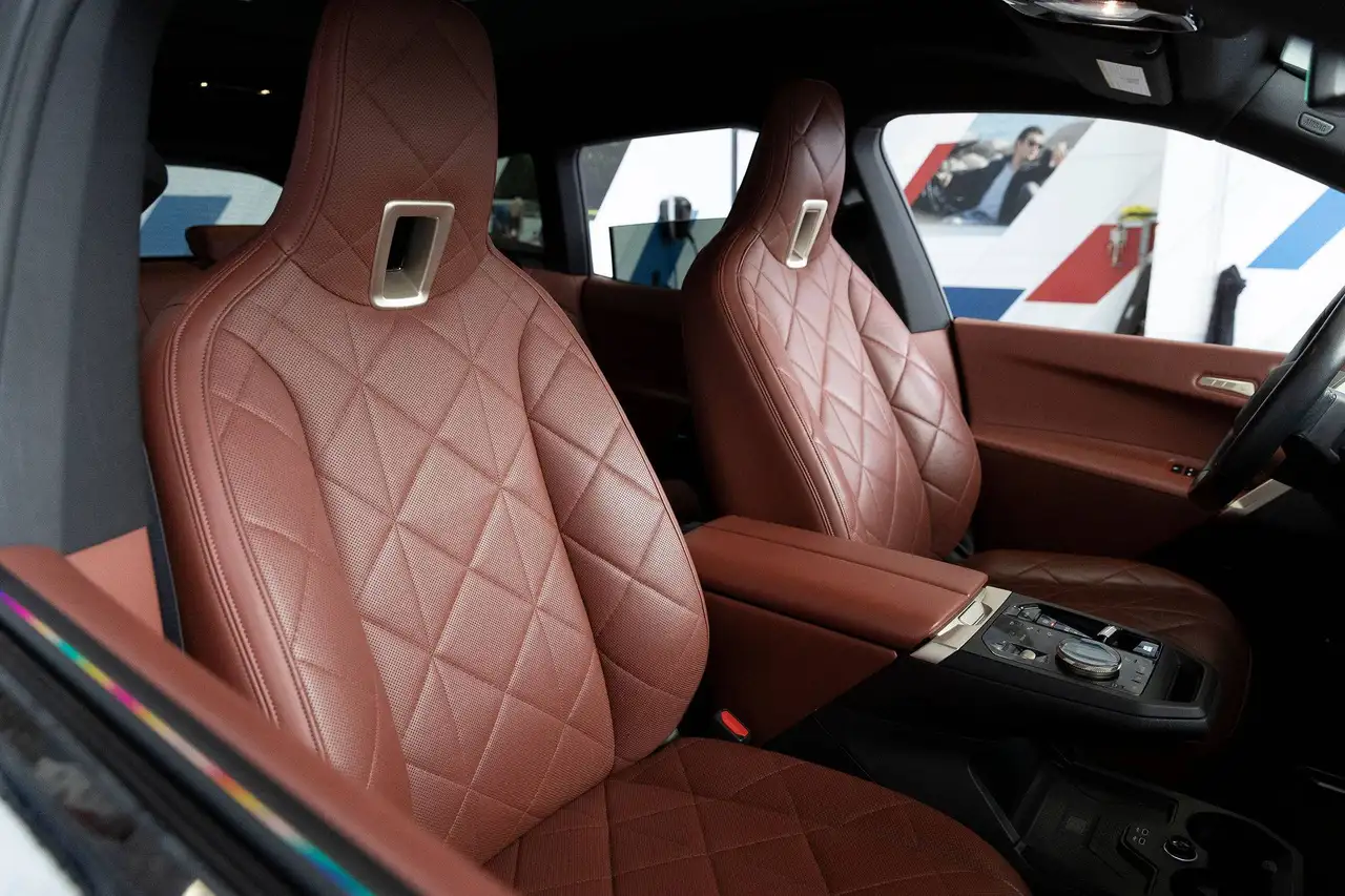 BMW iX - Image 10