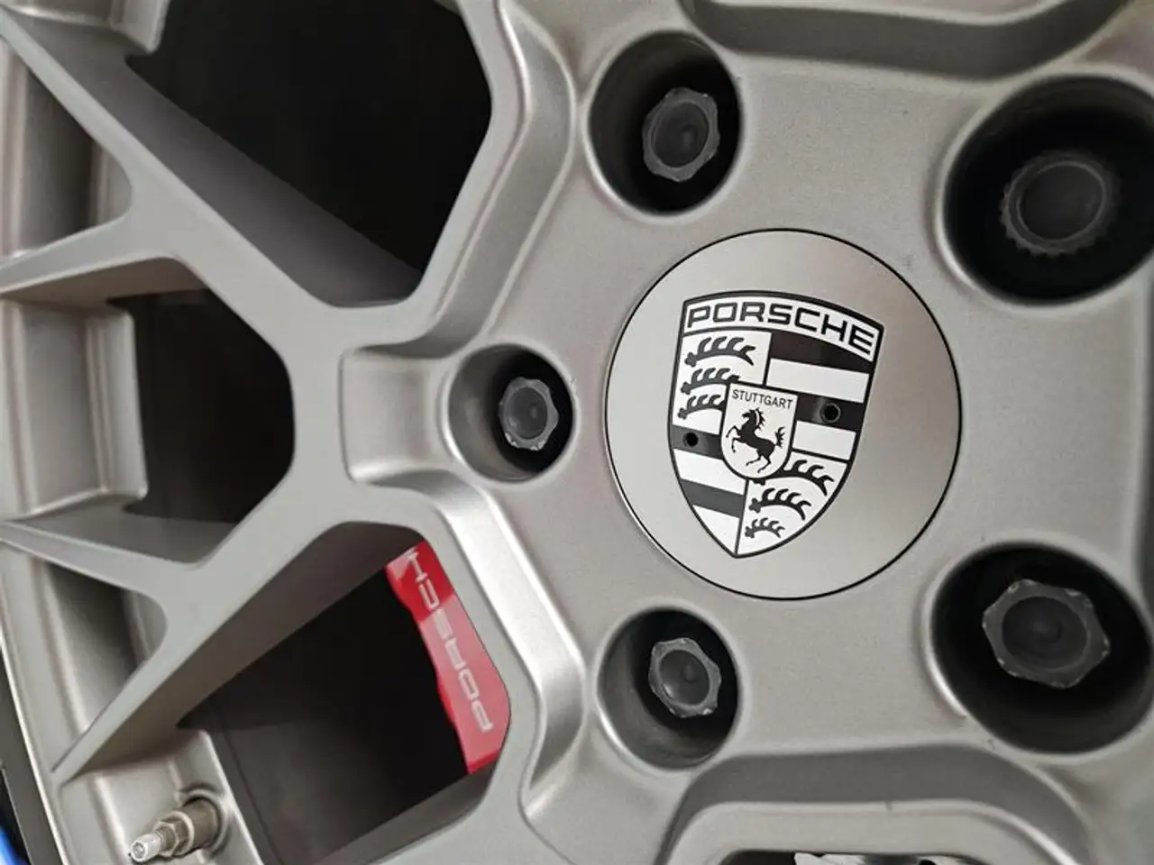Porsche 911 - Image 15